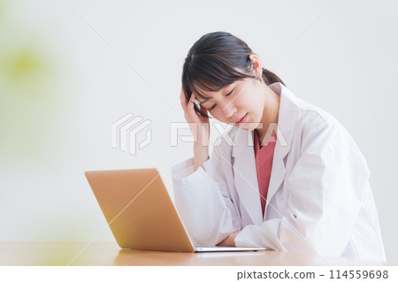 Thinking Doctor Thinking Doctor 114559698