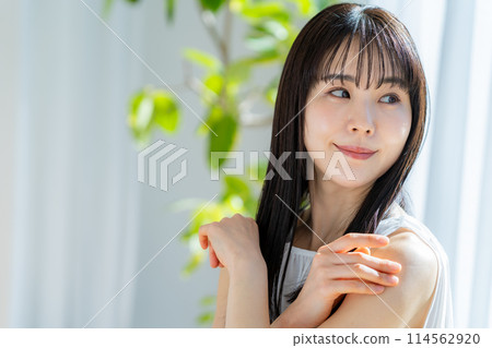 Beauty image of a young Japanese woman Beauty image of a young Japanese woman 114562920