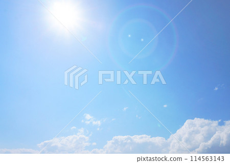 藍天, 背景, 天空, 極熱, 中暑, 夏天, 盛夏, 太陽, 熱, 烈日, 酷暑, 夏末酷暑, 熱浪 114563143