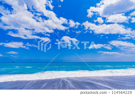 Sea coast image 114564229