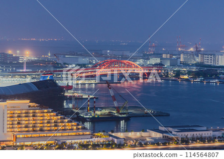 神戶大橋和神戶港島的夜景 114564807