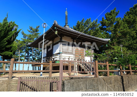 [和歌山縣] 陽光明媚的日子，南紀白濱溫泉的白濱藥師堂（白濱藥師堂） 114565052