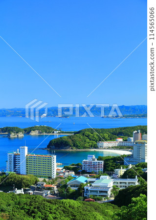 [和歌山縣]晴天從平原展望台看到的南紀白濱溫泉街 114565066