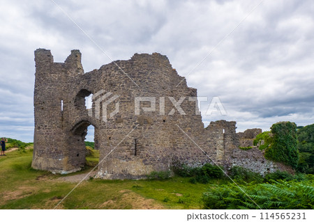Remains of an ancient hilltop castle (Pennard, Wales, UK) 114565231