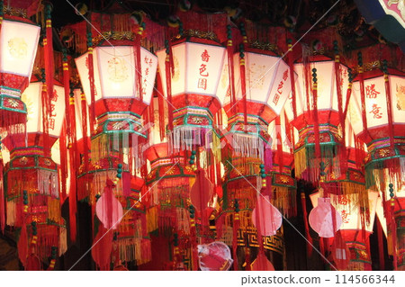 Lanterns floating at night 114566344