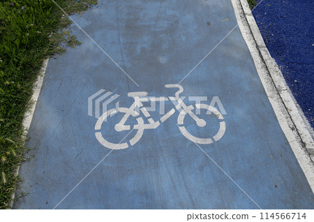 Bicycle road sign on the park Bicycle road sign on the park 114566714