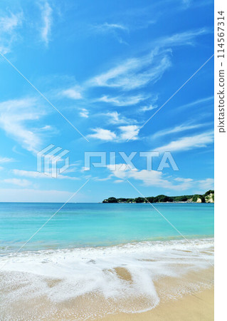千葉縣勝浦夏季、藍天和大海 114567314