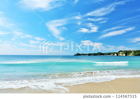 千葉縣勝浦夏季、藍天和大海 114567315