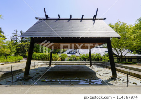 彌彥神社符合日本相撲聯盟道標標準的正式相撲台(新潟縣彌彥村彌彥) 彌彥神社符合日本相撲聯盟道標標準的正式相撲台(新潟縣彌彥村彌彥) 114567974