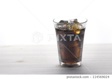 Iced coffee (white background) Iced coffee (white background) 114569024