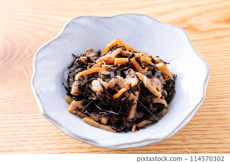 Simmered dish of Hijiki 114570302