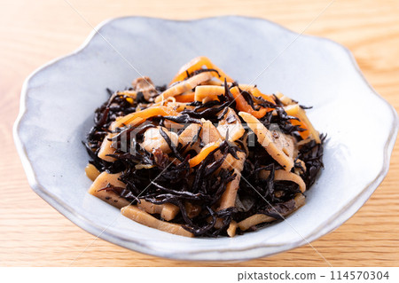 Simmered dish of Hijiki 114570304