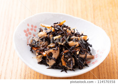 Simmered dish of Hijiki 114570358