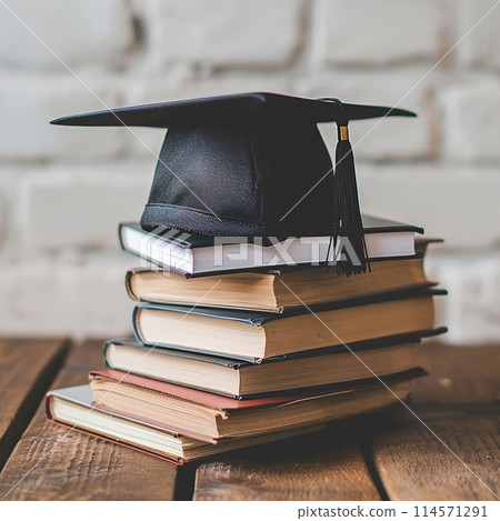 A graduation bachelor cap on a stack of book, knowledge and education concept. 114571291