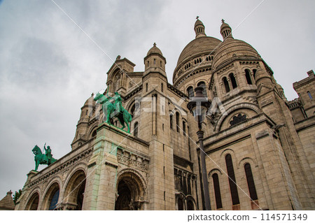 Beautiful view of the cityscape of Paris, France 114571349