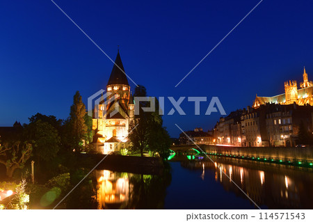 Metz, France. Night view of the Protestant church "Temple Neuf" on May 11, 2024. 114571543