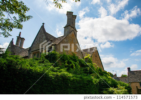 A view of the Cotswolds, a beautiful suburb of England 114571573