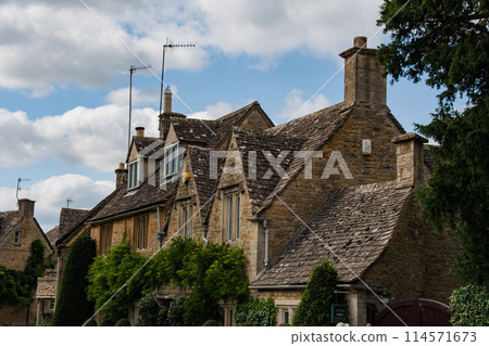 A view of the Cotswolds, a beautiful suburb of England 114571673