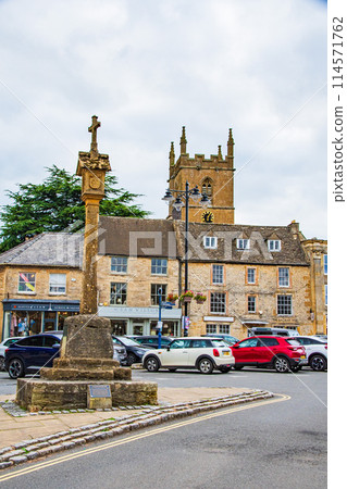 A view of the Cotswolds, a beautiful suburb of England 114571762