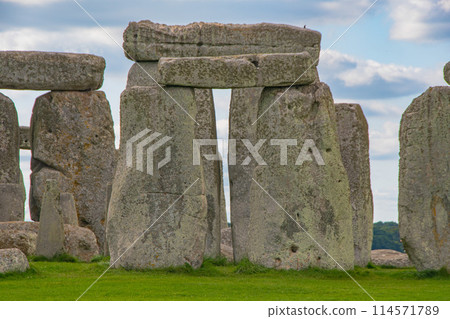 Stonehenge, a World Heritage Site on the outskirts of London Stonehenge, a World Heritage Site on the outskirts of London 114571789
