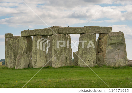 A view of Stonehenge, a World Heritage Site located on the outskirts of London, England 114571915