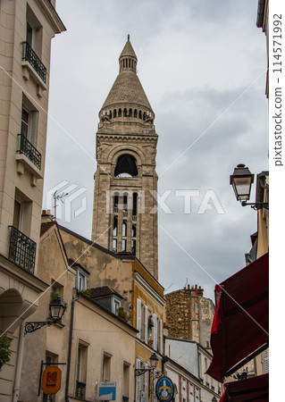 Beautiful scenery in Paris, France Beautiful scenery in Paris, France 114571992