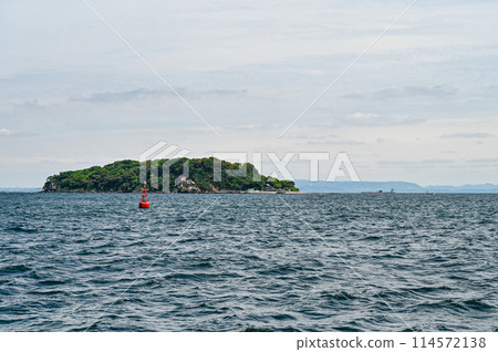 Sarushima, an uninhabited island in Tokyo Bay 114572138