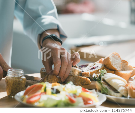 baker, slice, slicing 114575744