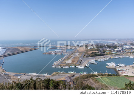 從飯岡漁港和刑部岬眺望 從飯岡漁港和刑部岬眺望 114578819