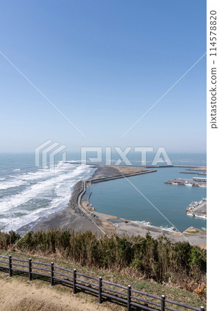 從飯岡漁港和刑部岬眺望 從飯岡漁港和刑部岬眺望 114578820