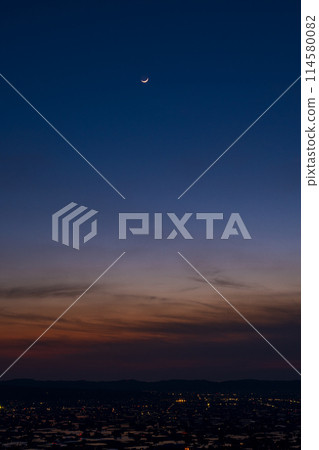 [Toyama Prefecture] Night view from Sankyomura Observation Plaza, crescent moon night (May) 114580082