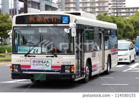 東京地鐵東西線停駛的替代巴士(京王電鐵巴士) 東京地鐵東西線停駛的替代巴士(京王電鐵巴士) 114580155