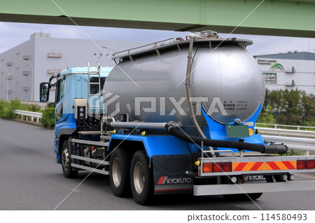 油罐車的形象 114580493