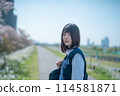 Sakura and school girls 114581871