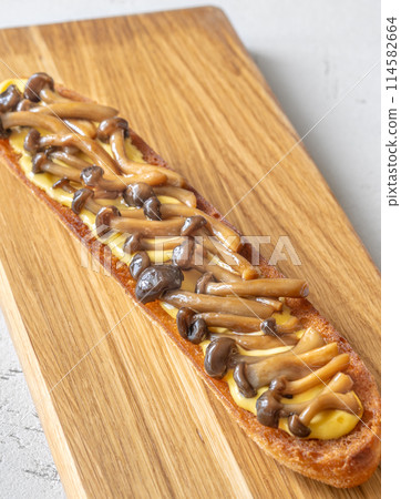 Baguette mushroom sandwich Baguette mushroom sandwich 114582664
