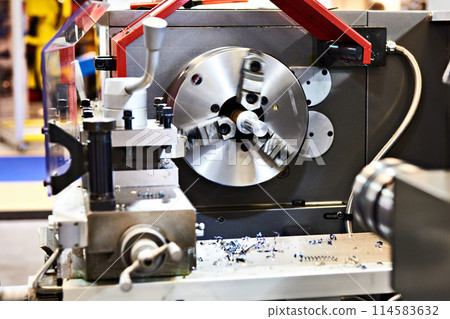 Metal lathe with main spindle Metal lathe with main spindle 114583632