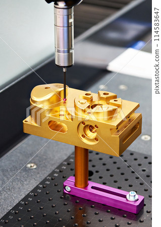 Coordinate measuring machine and metal part Coordinate measuring machine and metal part 114583647