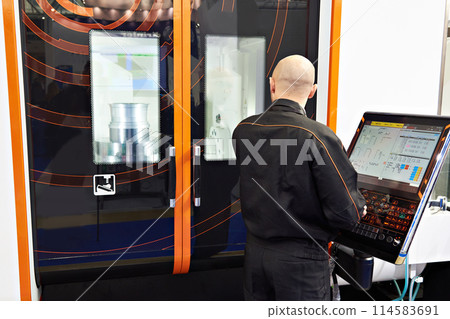 Machining center and worker 114583691