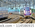 A Shinkansen train passing through Nasushiobara Station at high speed 114586915