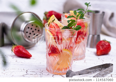 Summer strawberry lemonade with lemon Summer strawberry lemonade with lemon 114587060