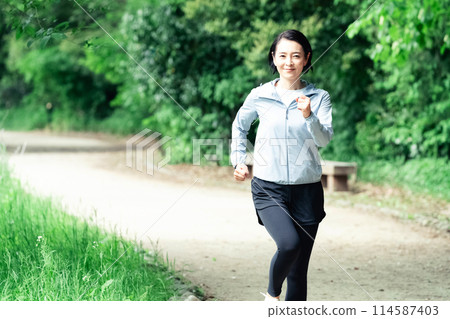 慢跑的女人 114587403