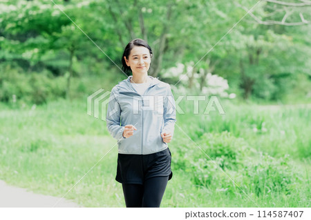 慢跑的女人 114587407