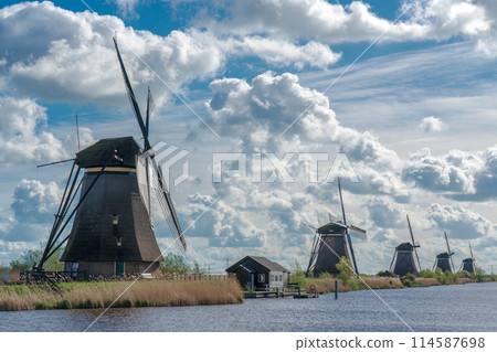 Kinderdijk-Elshout windmill network, Netherlands, World Heritage Site Kinderdijk-Elshout windmill network, Netherlands, World Heritage Site 114587698