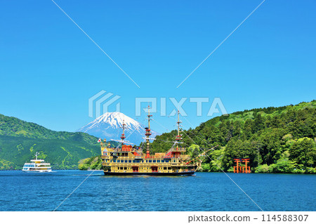 Early summer in Hakone: blue skies, pirate ships and Mt. Fuji Early summer in Hakone: blue skies, pirate ships and Mt. Fuji 114588307