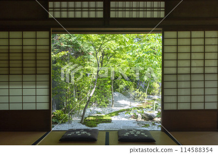 京都西陣興勝寺（織部寺）茶室“雲靈庵” 114588354
