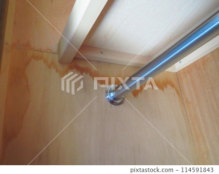 屋頂漏水 114591843