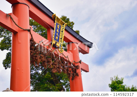 Kyoto Matsuo Taisha Shrine: Red torii gate and side shrine (Nishikyo Ward, Kyoto City, Kyoto Prefecture) Kyoto Matsuo Taisha Shrine: Red torii gate and side shrine (Nishikyo Ward, Kyoto City, Kyoto Prefecture) 114592317