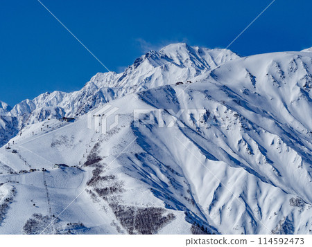 The Northern Alps in midwinter and a clear sky, Hakuba Village, Nagano Prefecture The Northern Alps in midwinter and a clear sky, Hakuba Village, Nagano Prefecture 114592473