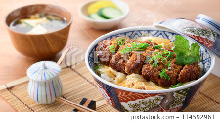 A Japanese meal set of hot katsudon and miso soup 114592961