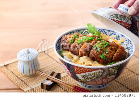 Katsudon (pork cutlet rice bowl) for lunch 114592975